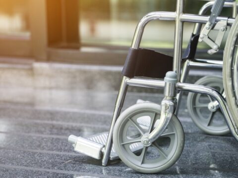 В Московской области неравнодушные соседи купили инвалиду новую коляску | Новости Московской области | Новости Подмосковья 