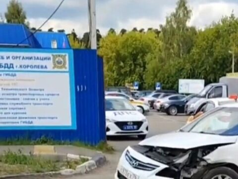 В Московской области две машины столкнулись возле отделения ГИБДД | Новости Московской области | Новости Подмосковья 
